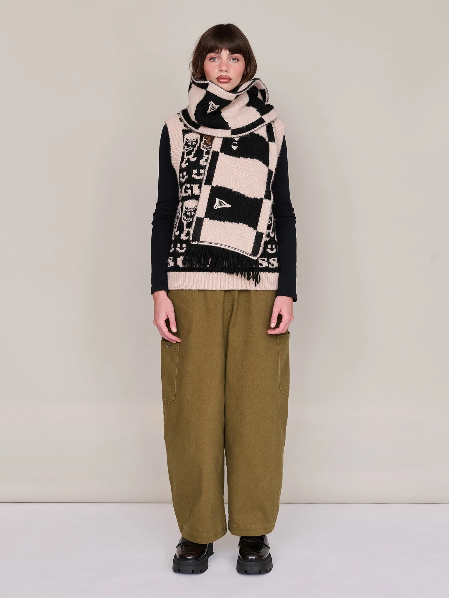 Guinness x Lazy Oaf Checkered Pint Knitted Scarf - Image 3