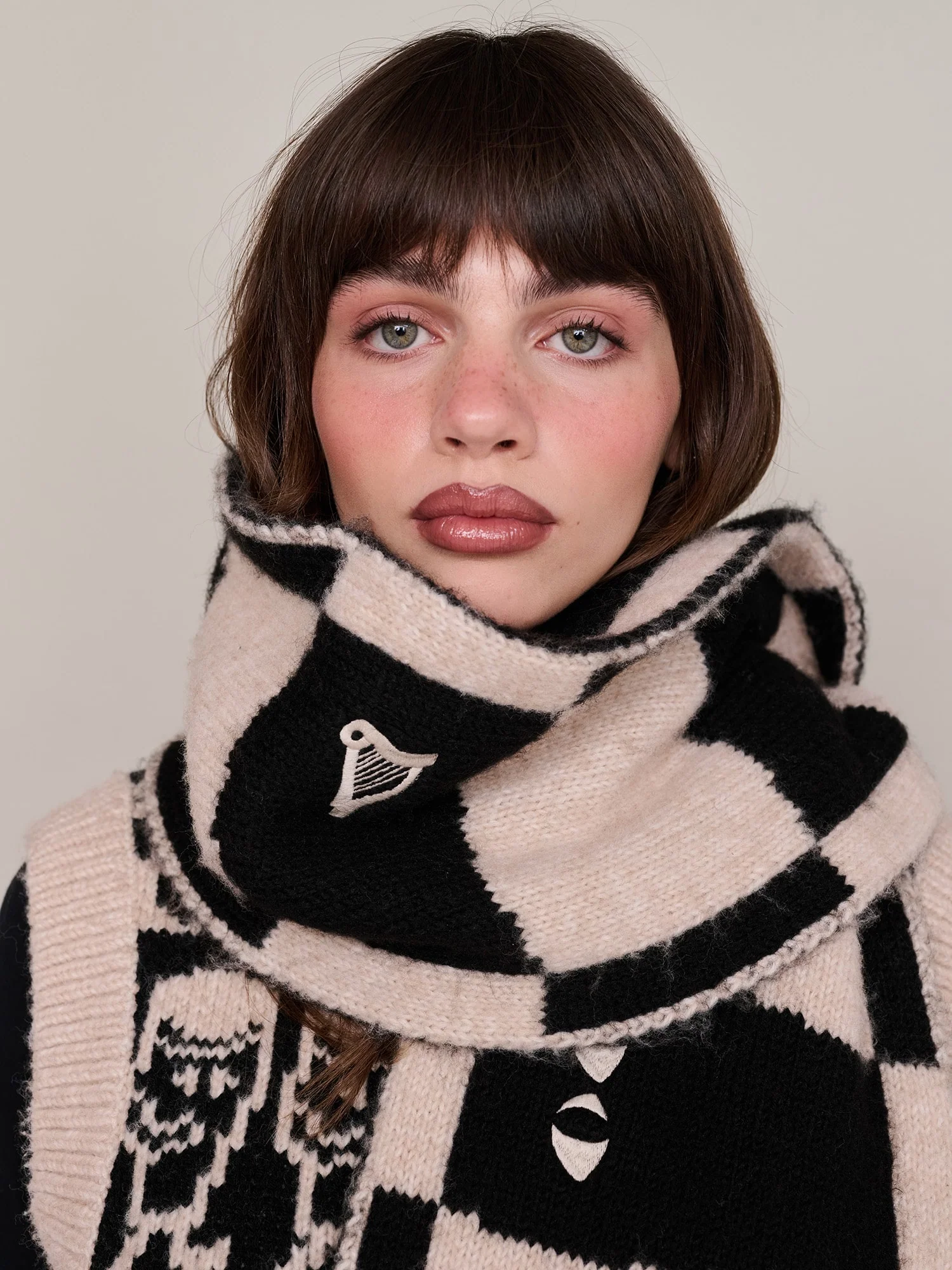 Guinness x Lazy Oaf Checkered Pint Knitted Scarf - Image 6