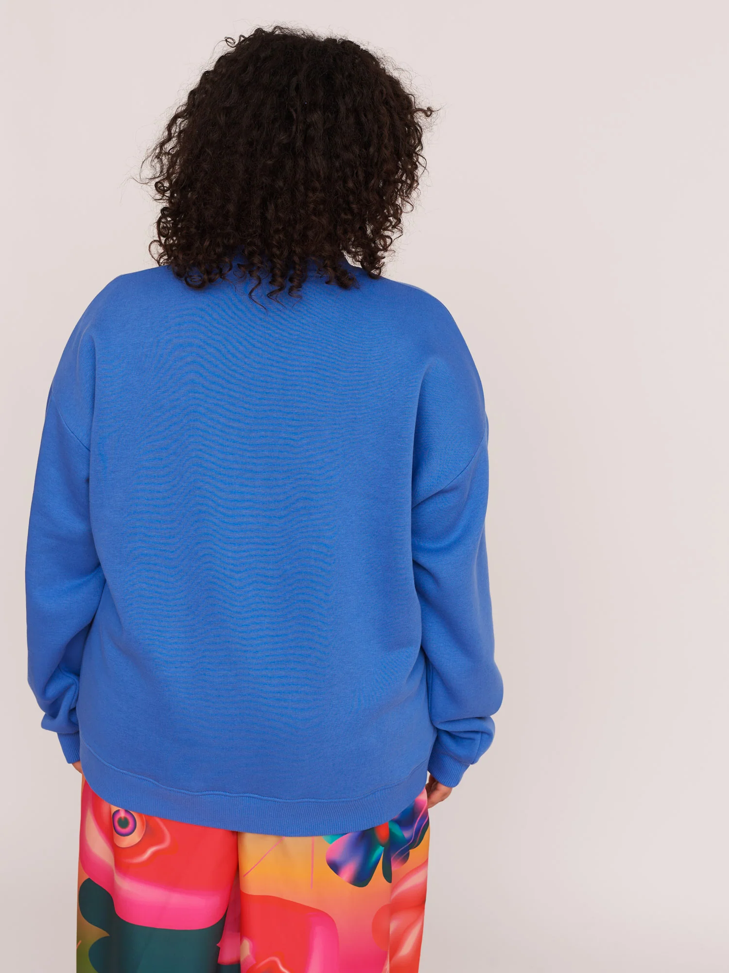 Just Relax Sweatshirt - Image 6