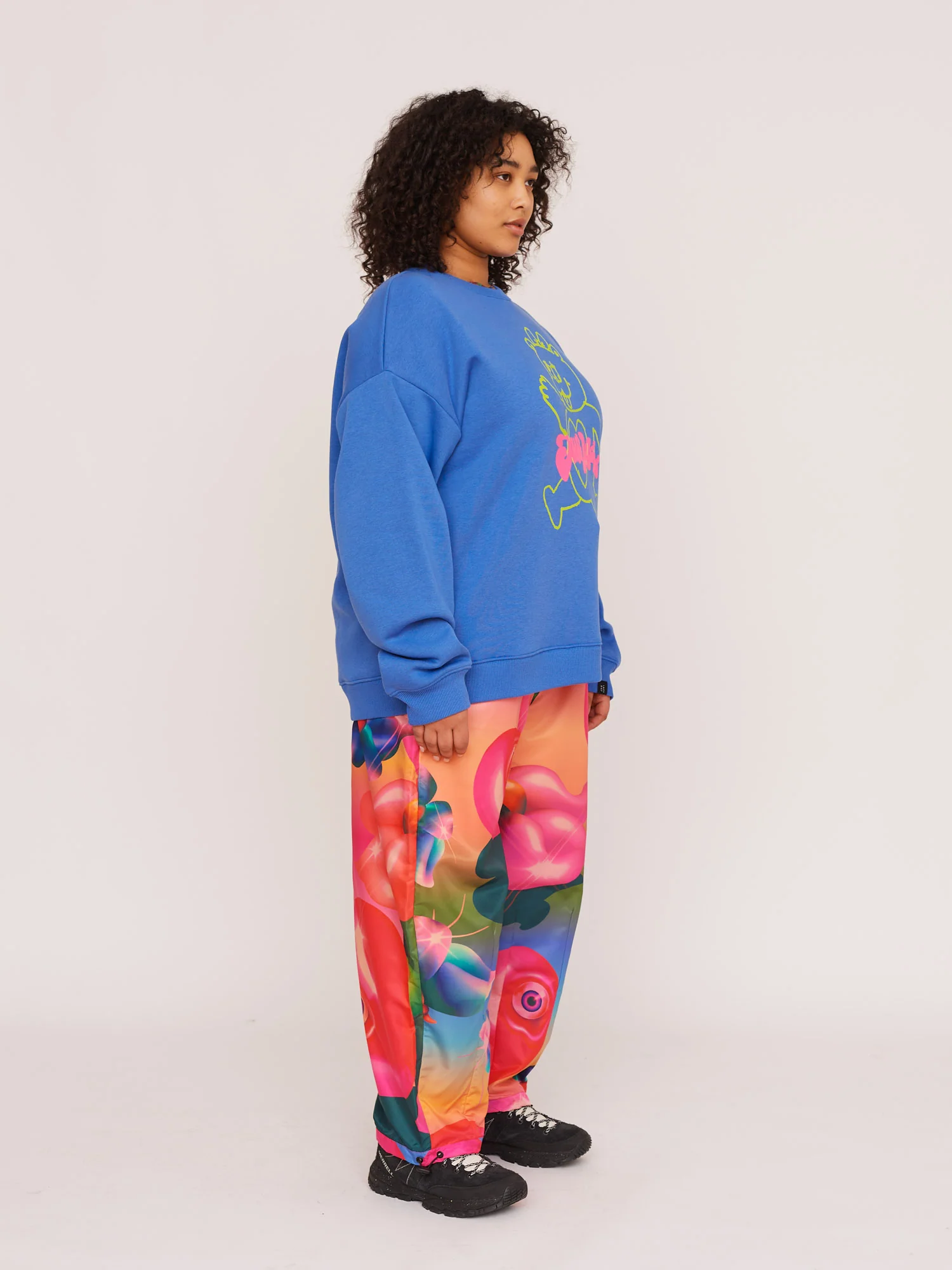 Just Relax Sweatshirt - Image 8