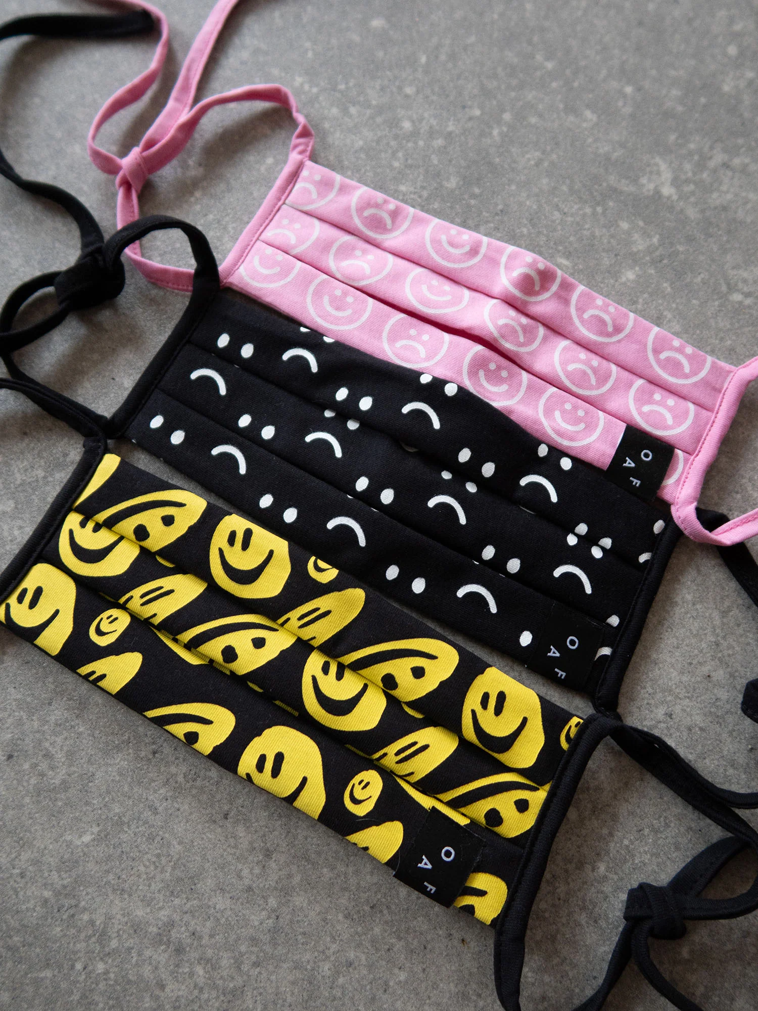 Lazy Oaf Squish Face Print Face Mask - Image 7