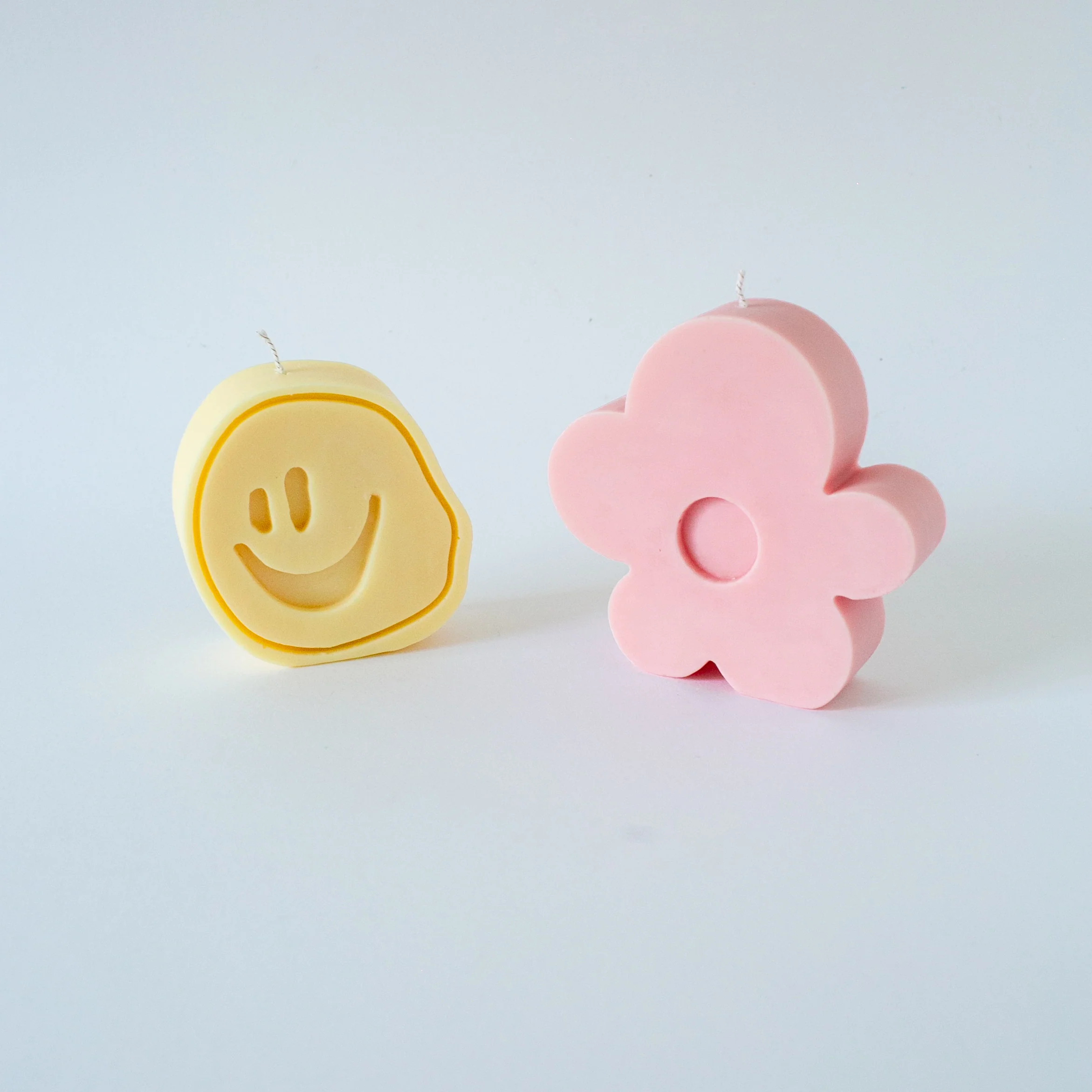 Lazy Oaf X Nata 3D Squish Face Candle - Image 5
