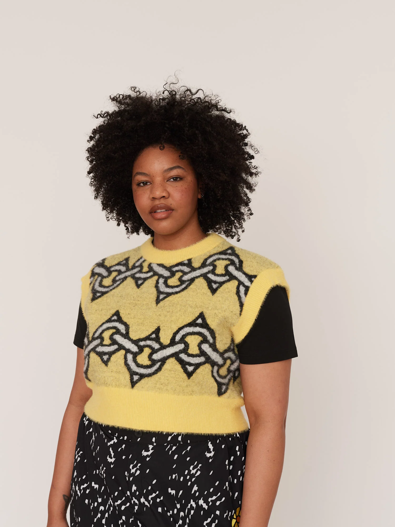 Lemon Chain Knitted Vest - Image 4