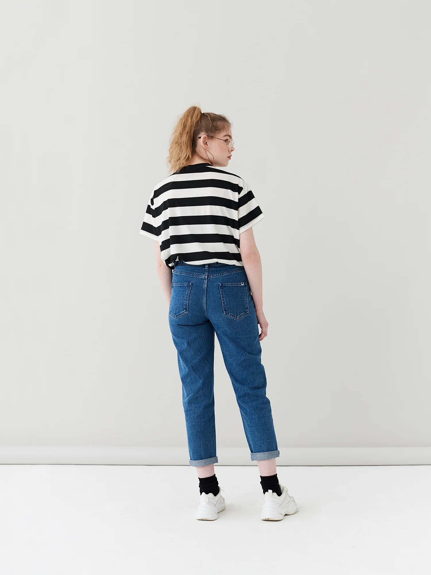 LO Mom Jeans - Mid Wash - Image 4