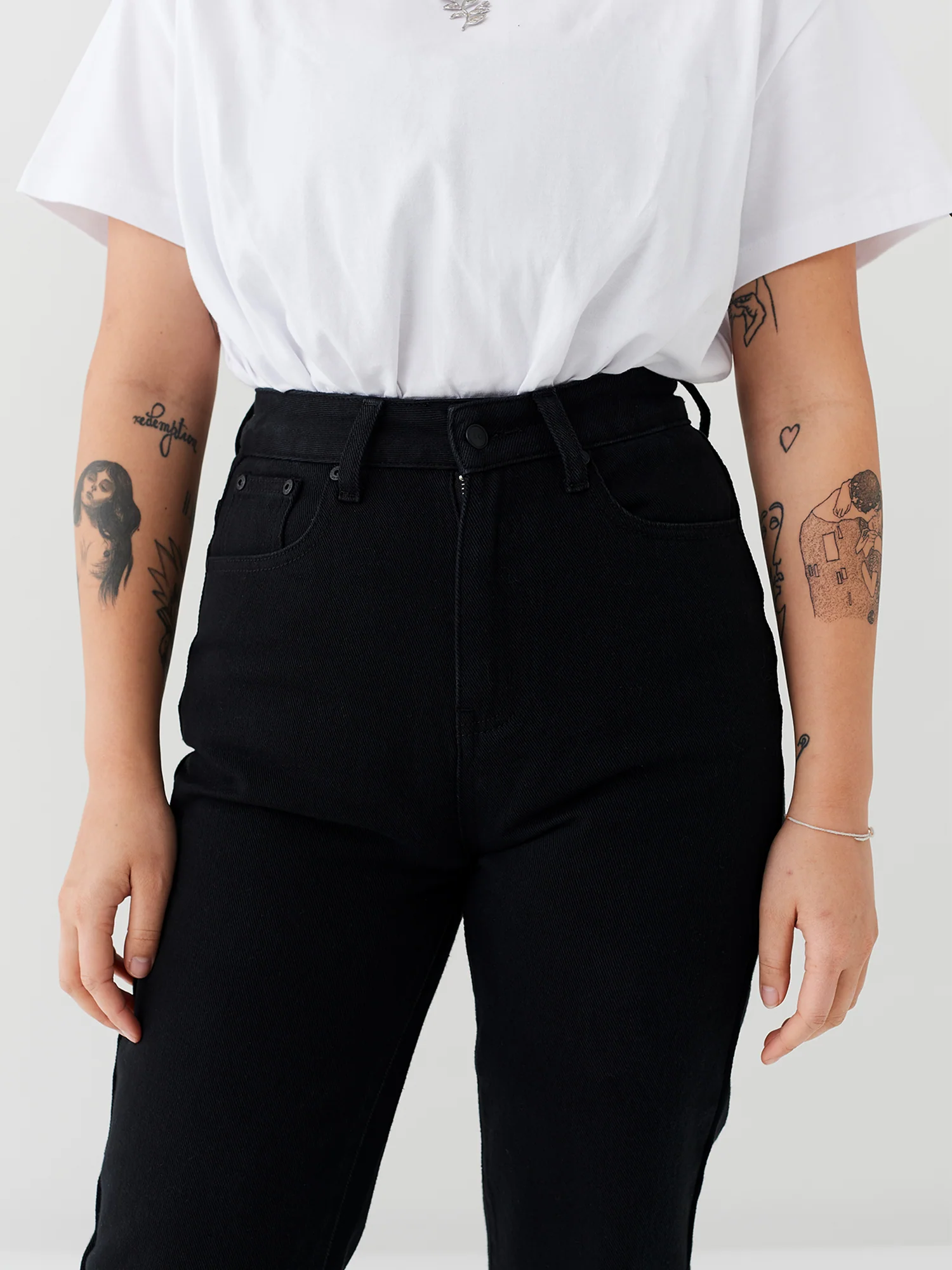 LO Mom Jeans - Black - Image 5