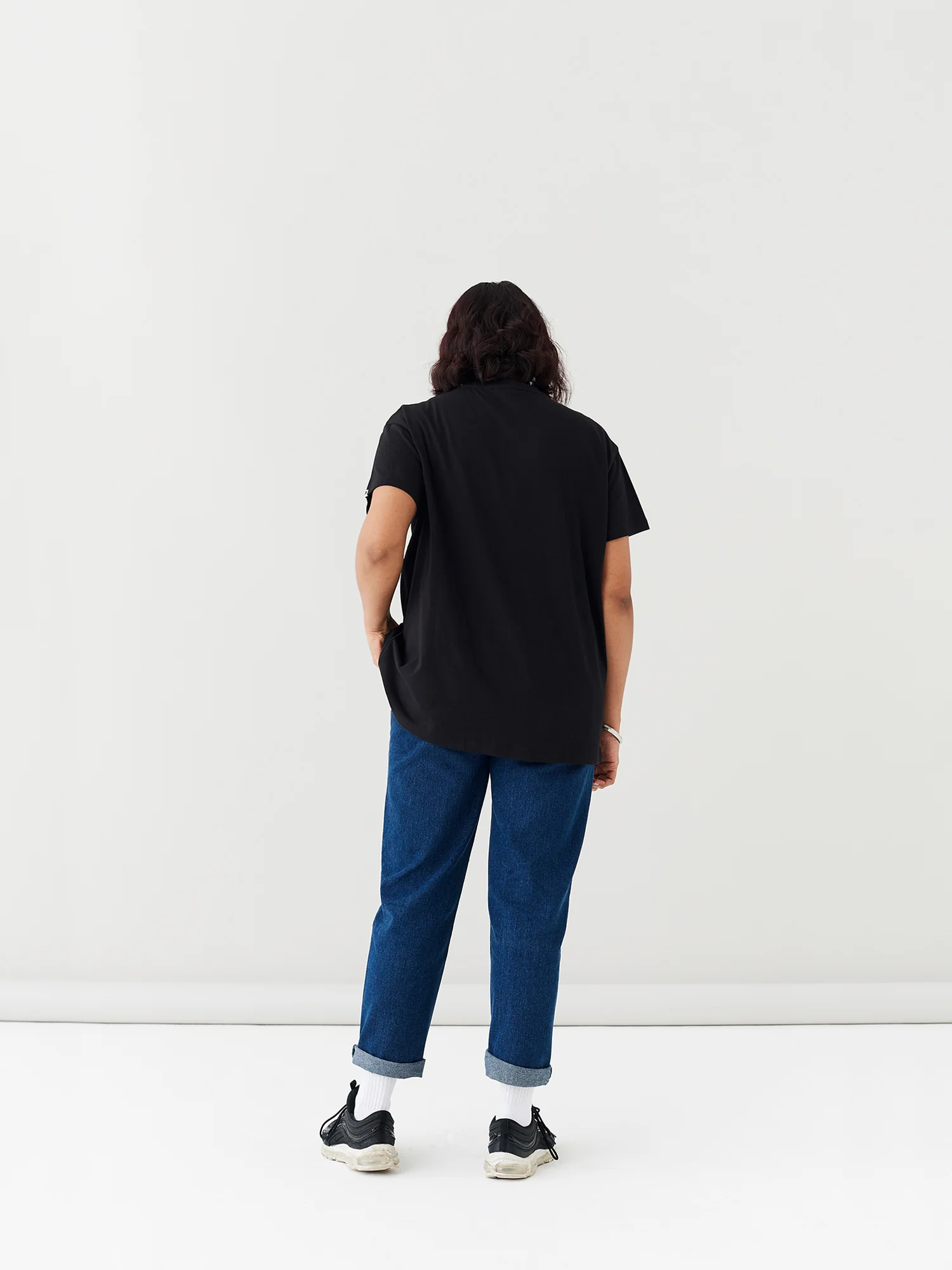 LO Oversized T-Shirt - Black - Image 2