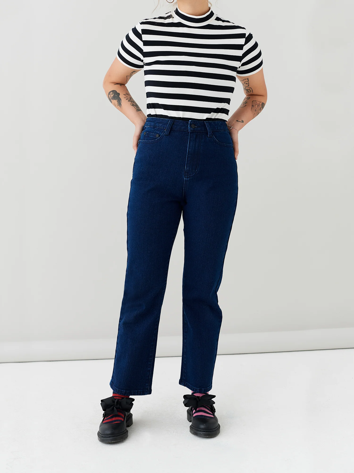 LO Straight Leg Jeans - Indigo