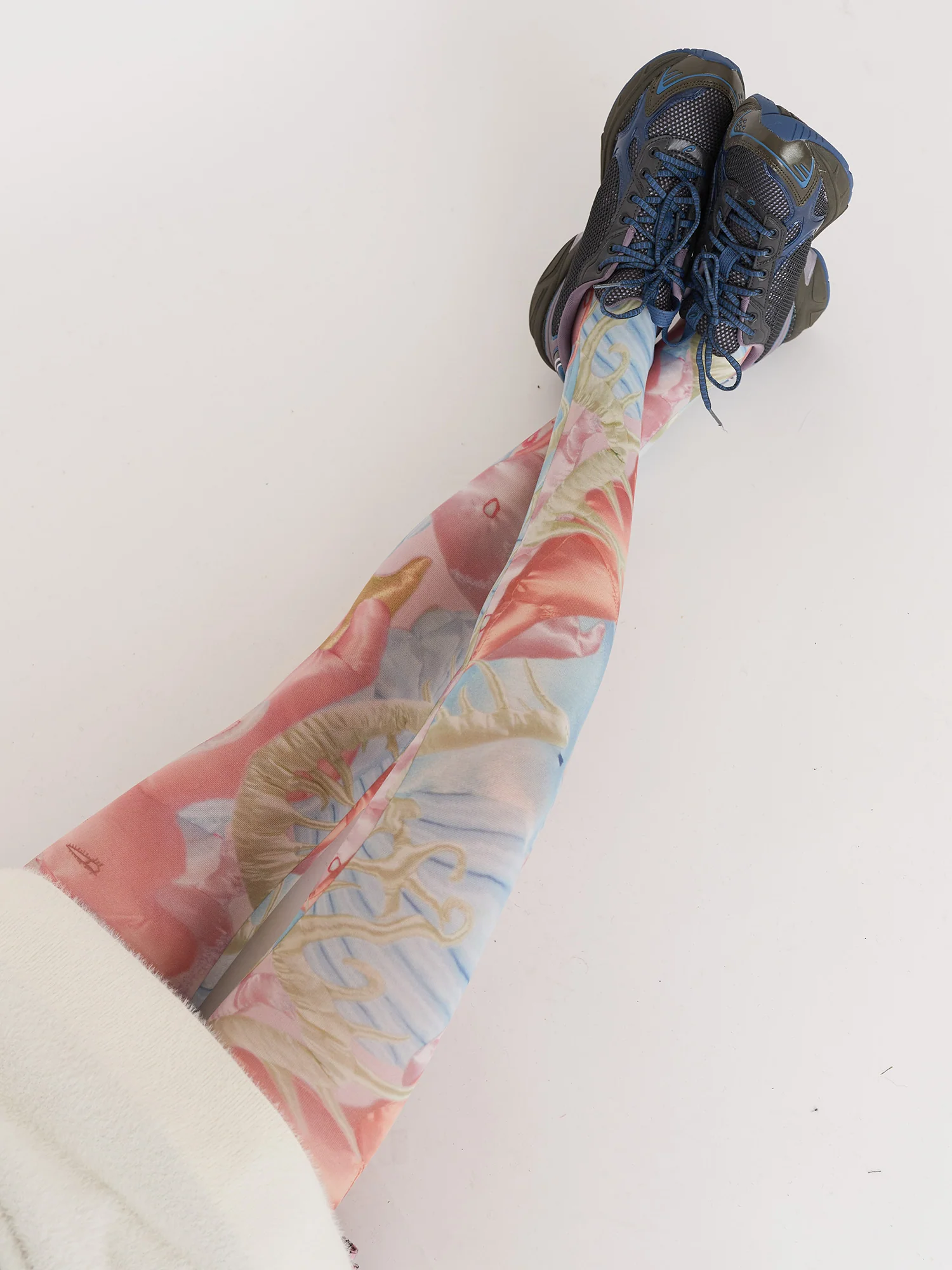 LO x Daddy Bears Character Tights - Image 3